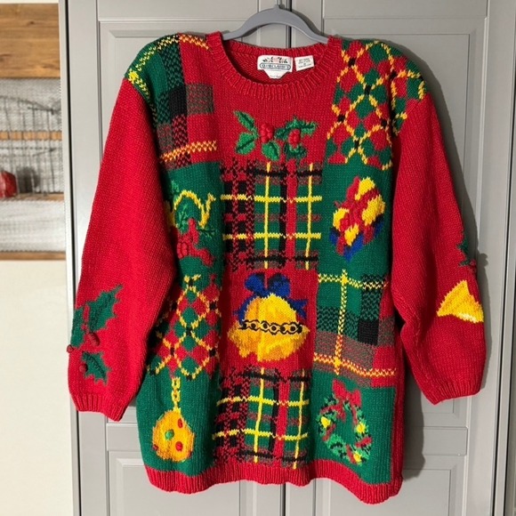Club Classics Vintage Embroidered Plaid Christmas Hand Knit Sweater, Red ,M - Picture 1 of 12